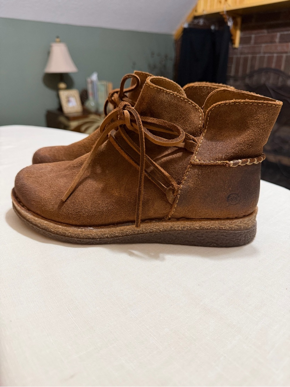 Born Tarklin Chukka Woman’s Brown Suede Distressed Side Zip Tie Ankle Boots, 8